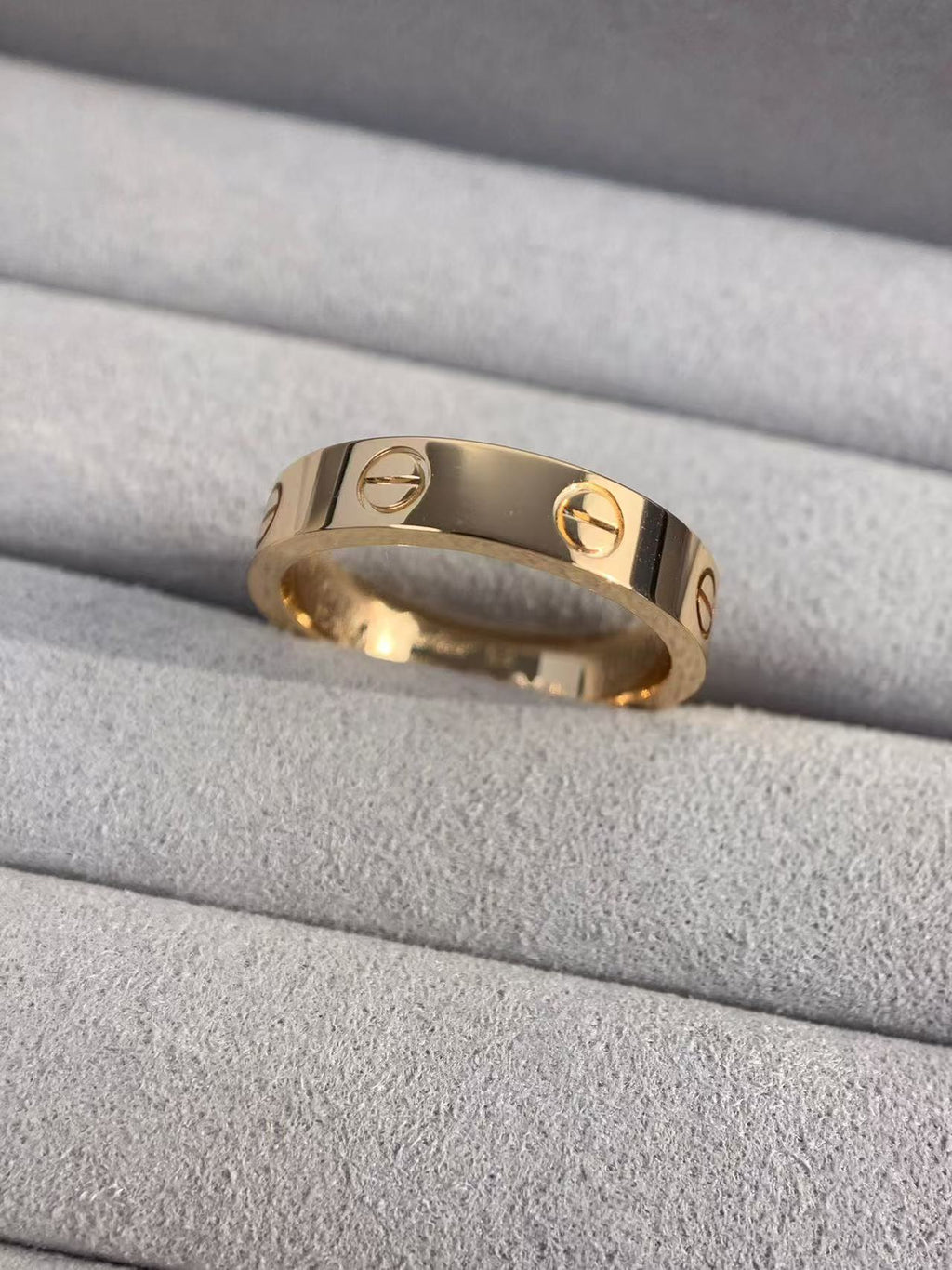 Simple and stylish new ring 1