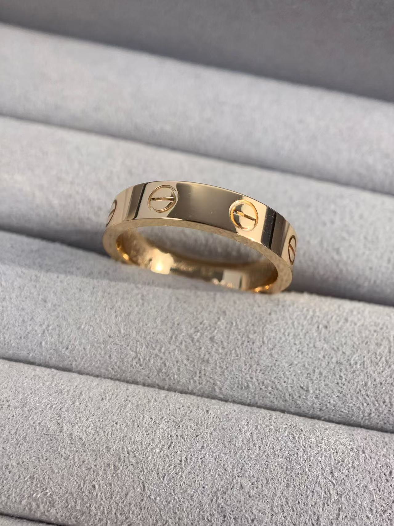Simple and stylish new ring 1