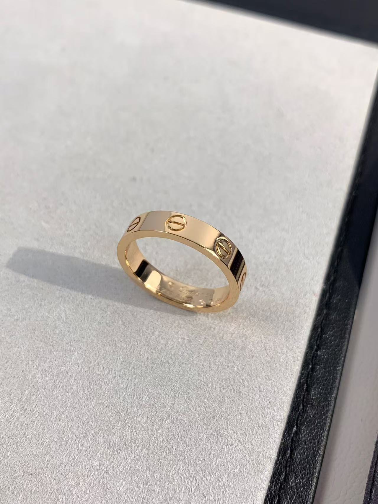 Simple and stylish new ring 1
