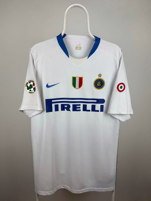 Adriano - Inter 2006/07 away shirt 🇧🇷