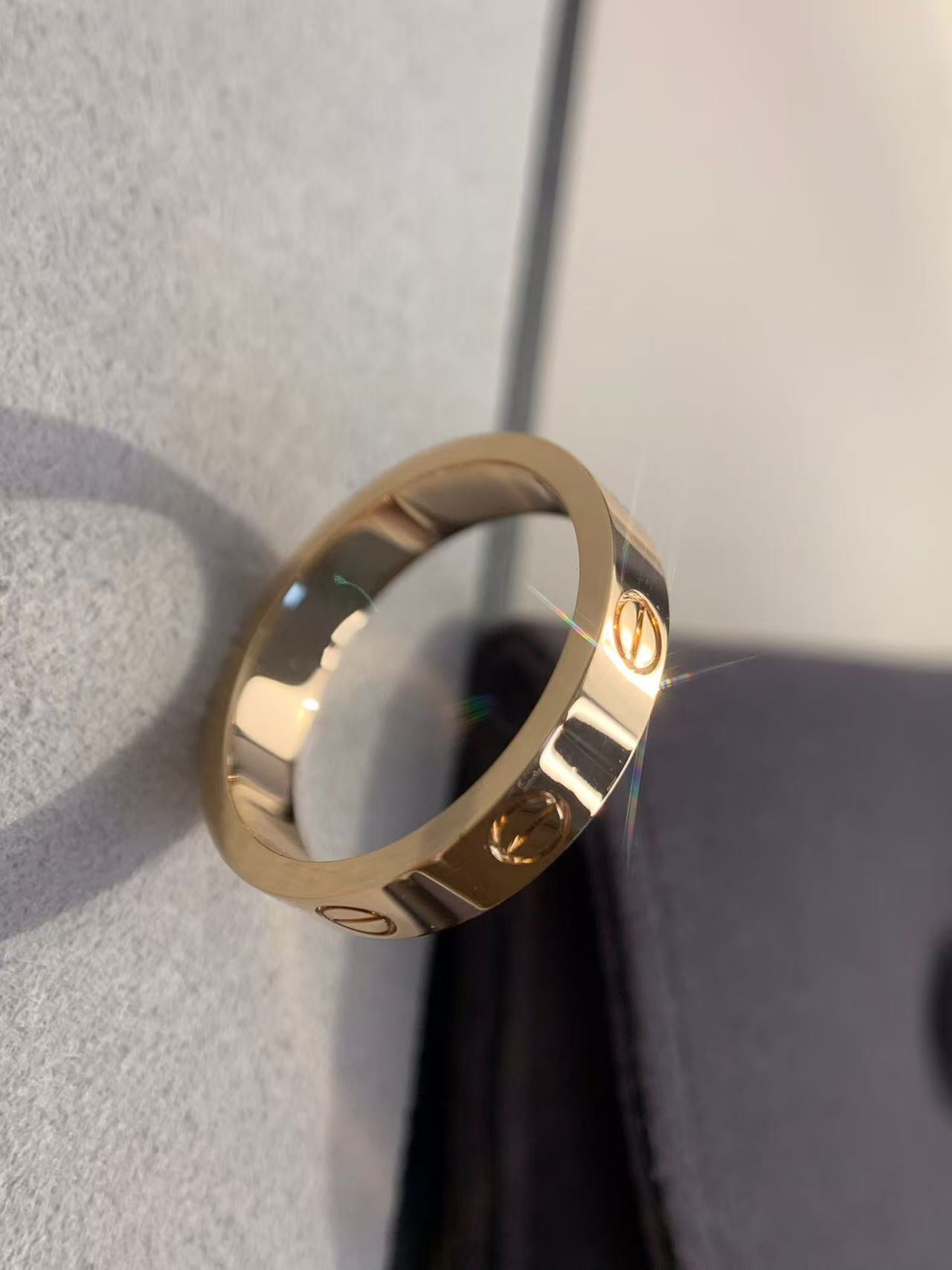 Simple and stylish new ring 1