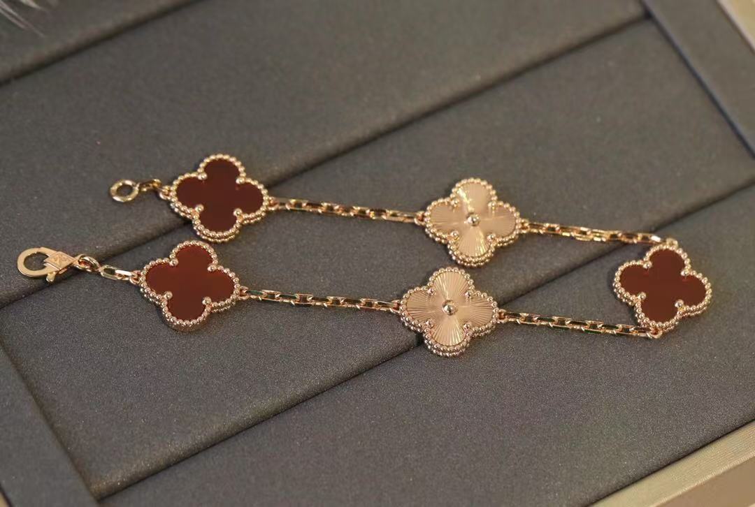 Simple and stylish new bracelet 1