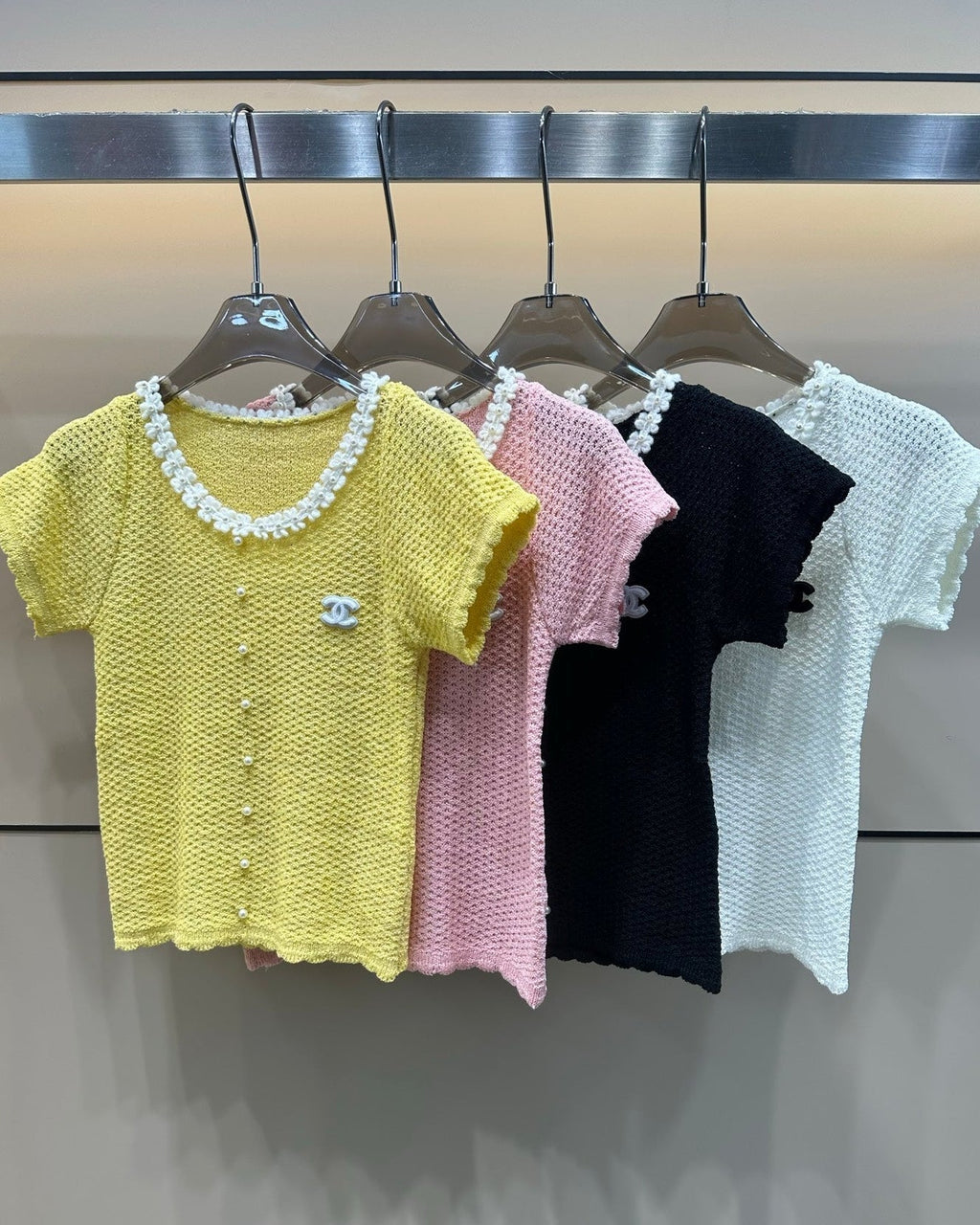 Knitted pearl hollow T-shirt